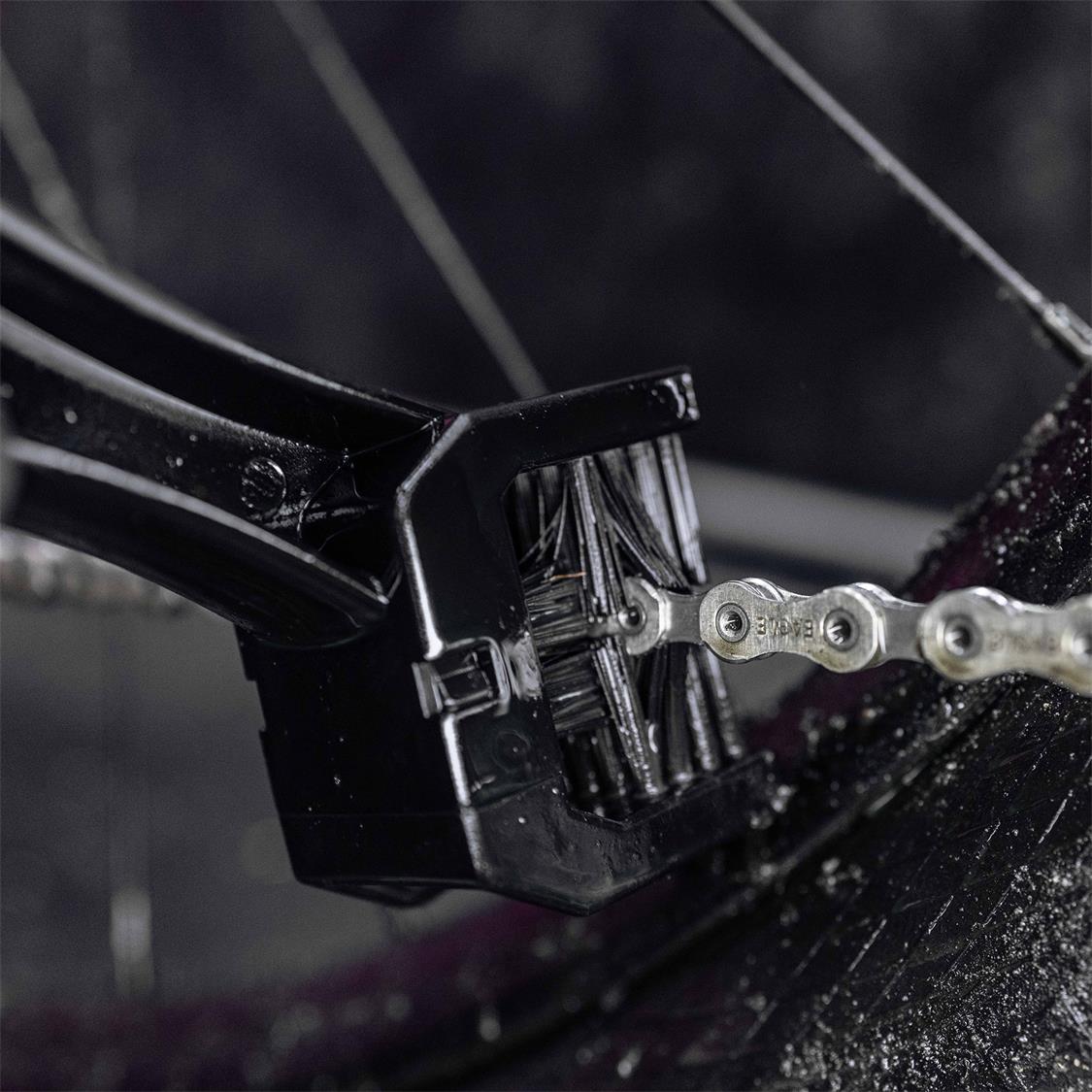 21071 - bicycle chain brush 2