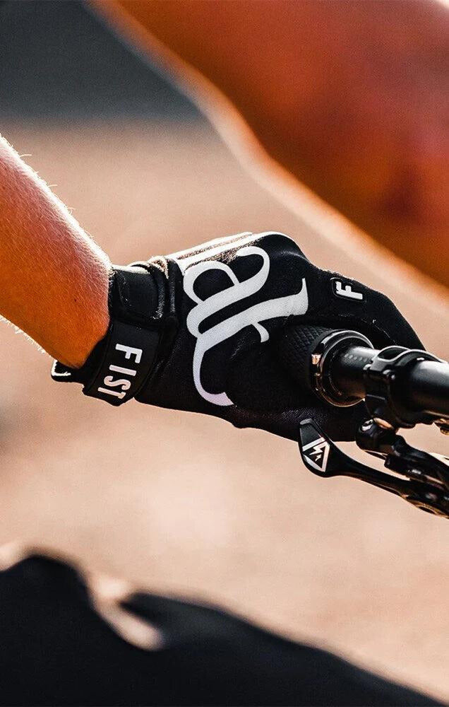 Ilabb Fist Glove NZ