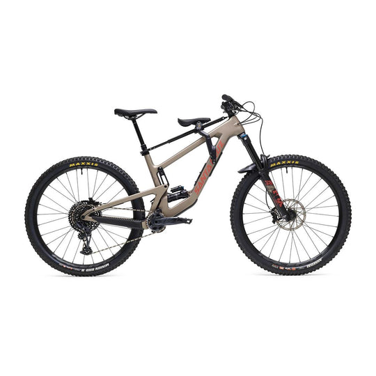 1_1_pro_seat_gen2_right_90_white_background