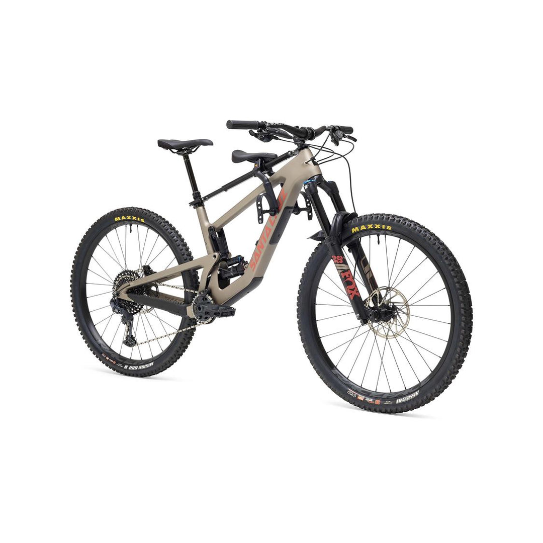 1_1_pro_seat_gen2_right_45_white_background (1)