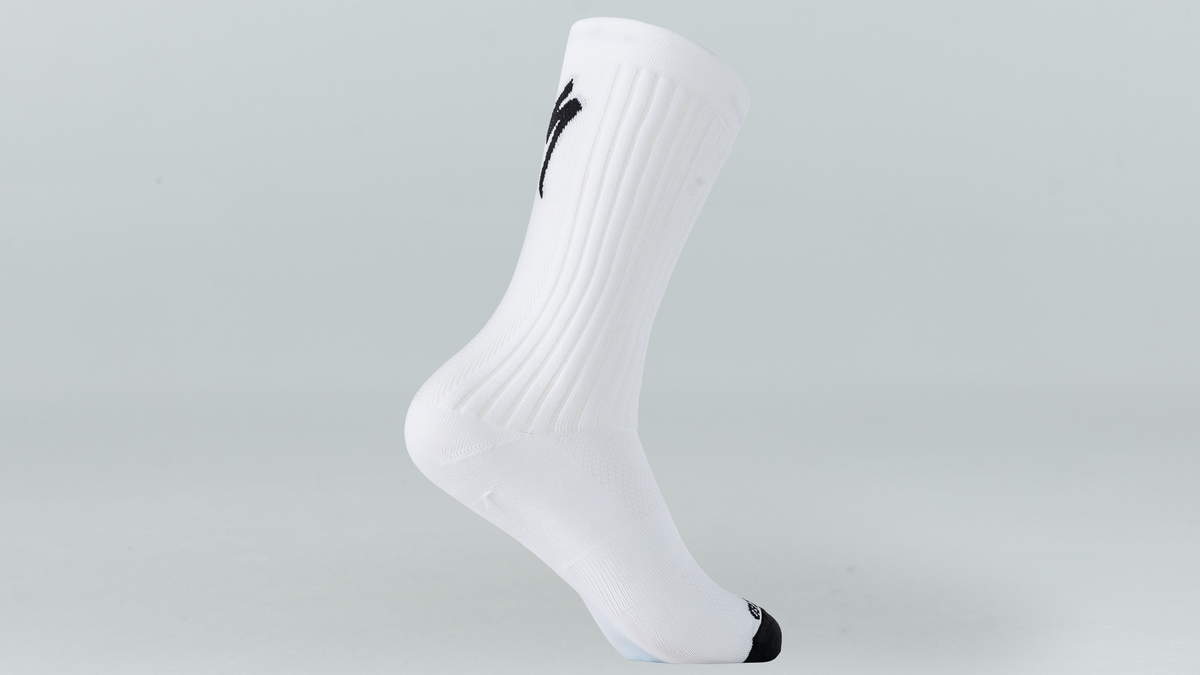 Hydrogen Aero Tall Road Socks