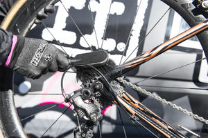 369 - Tyre & Cassette Brush - Lifestyle -Road 7