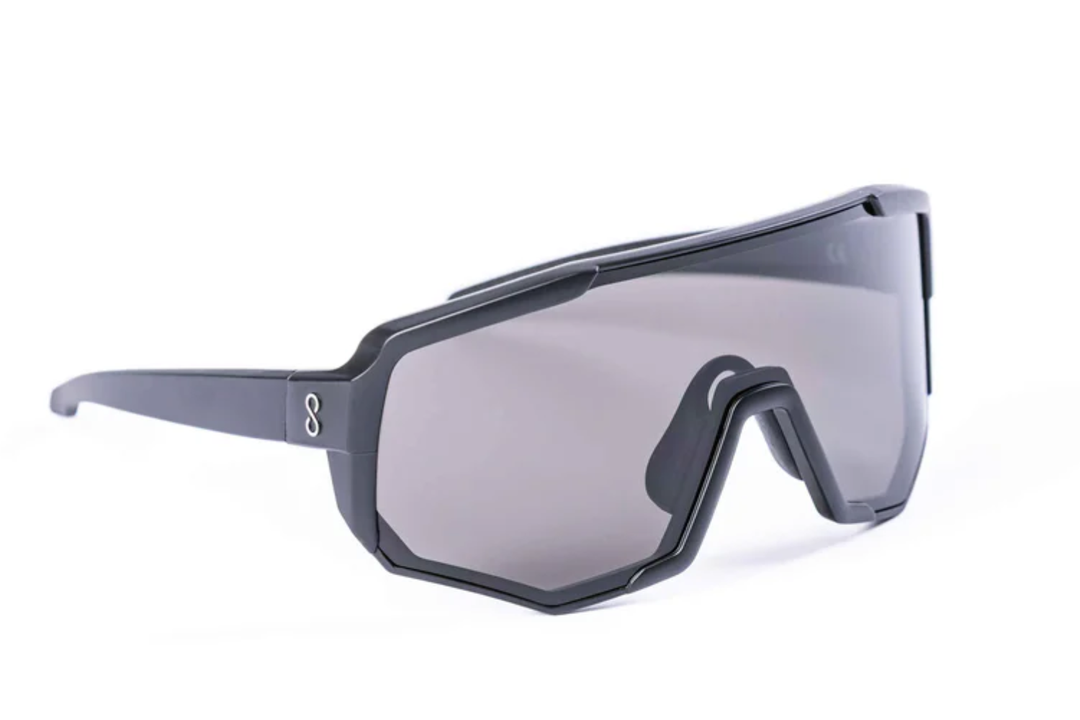 Nita XL - Black Glasses