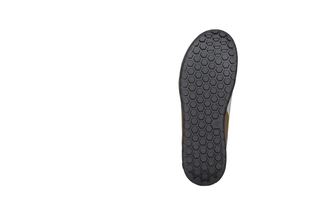 hellion-white-4-5000x3335-c8800247-a7db-4d4e-8ccf-